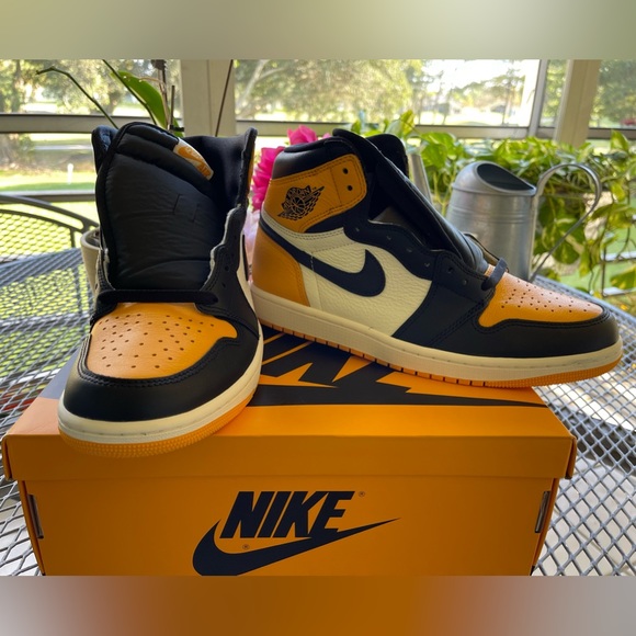 Taxi Jordan 1s - Picture 2 of 2